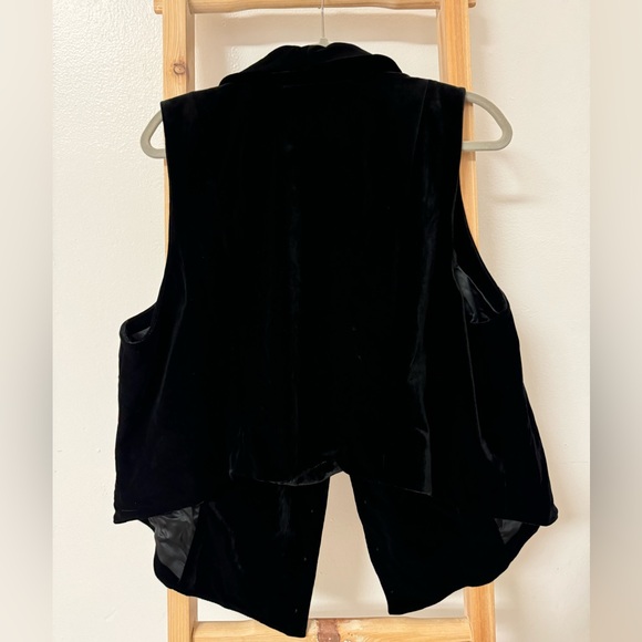 Torrid Plus Size 3X Black Stretch Velvet Knit Button Front Vest - Picture 2 of 4